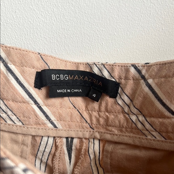 *LIKE NEW* BCBGMaxAzria High Waist Tan and White Shorts - Picture 2 of 6